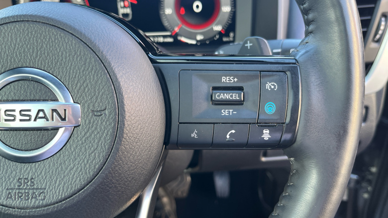 Nissan Qashqai 1.3 DiG-T MH 158 Tekna 5dr 4WD Xtronic Petrol Hatchback